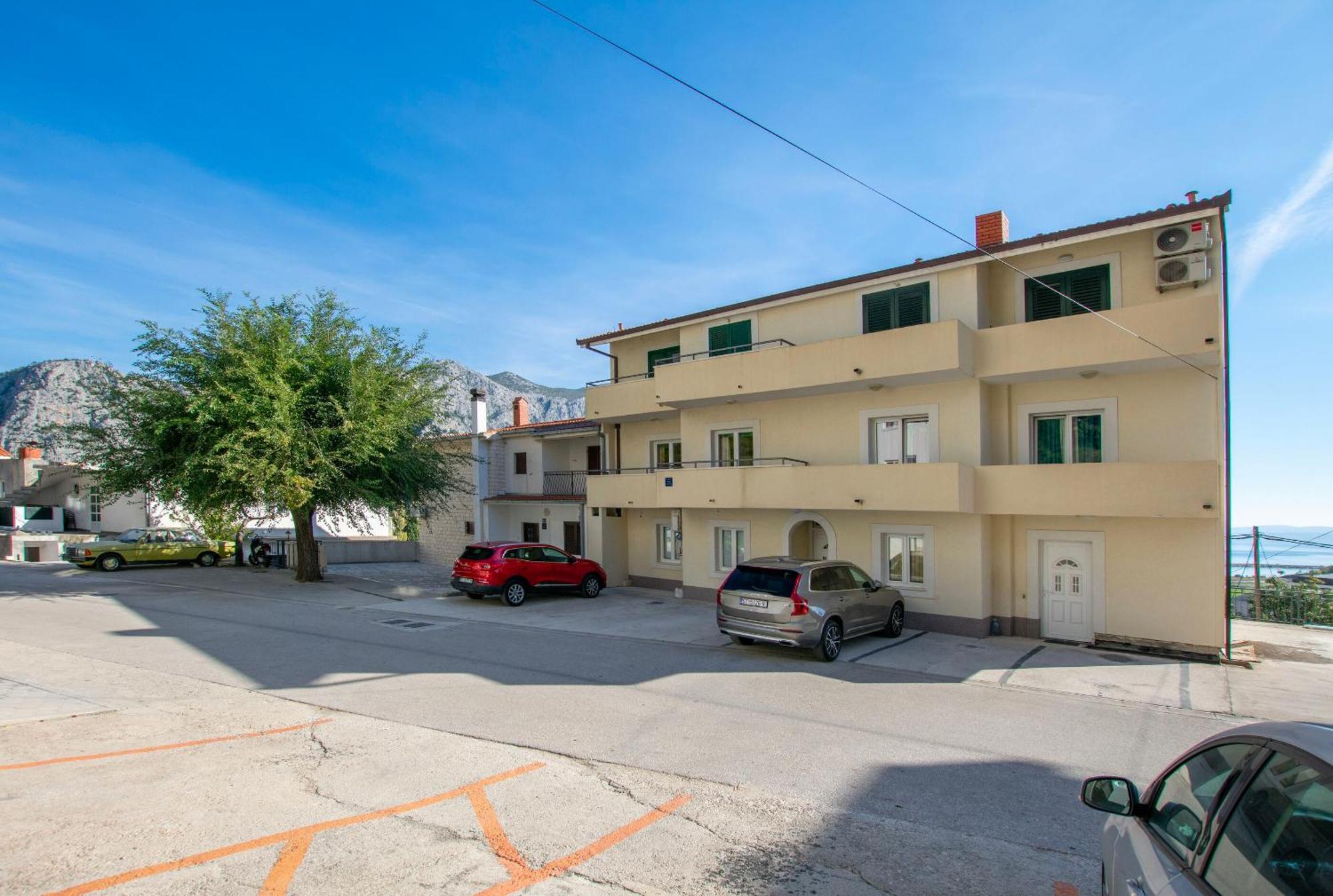Apartment Zdravko 奥米什 外观 照片