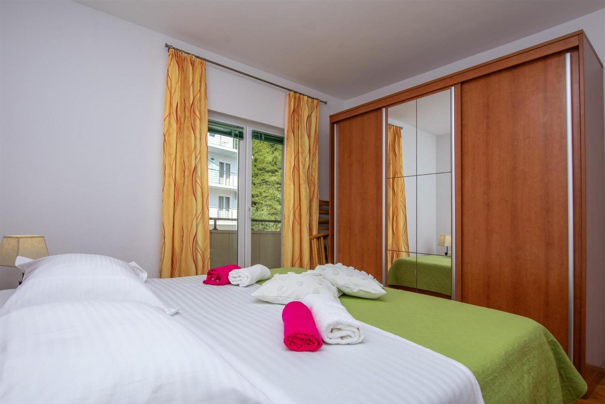 Apartment Zdravko 奥米什 外观 照片